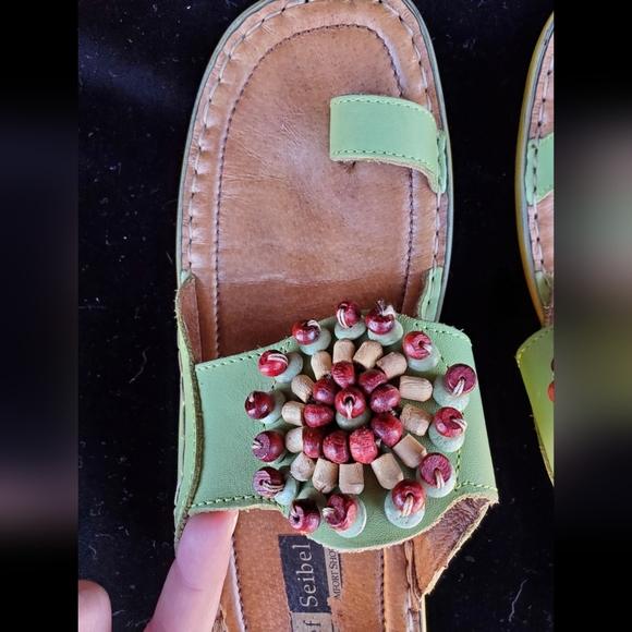 Josef Seibel Leather Round Open Toe with Toe-Loop Slide On Sandals. - Picture 5 of 16